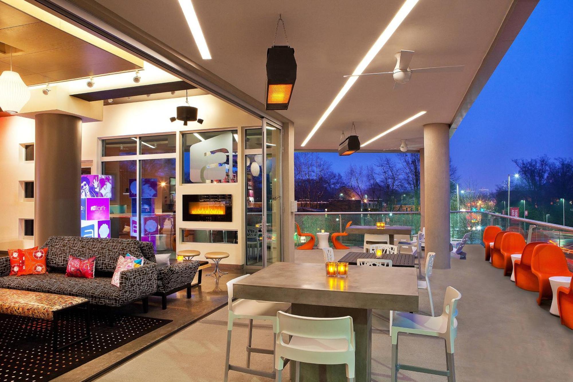Отель Aloft Роли Экстерьер фото