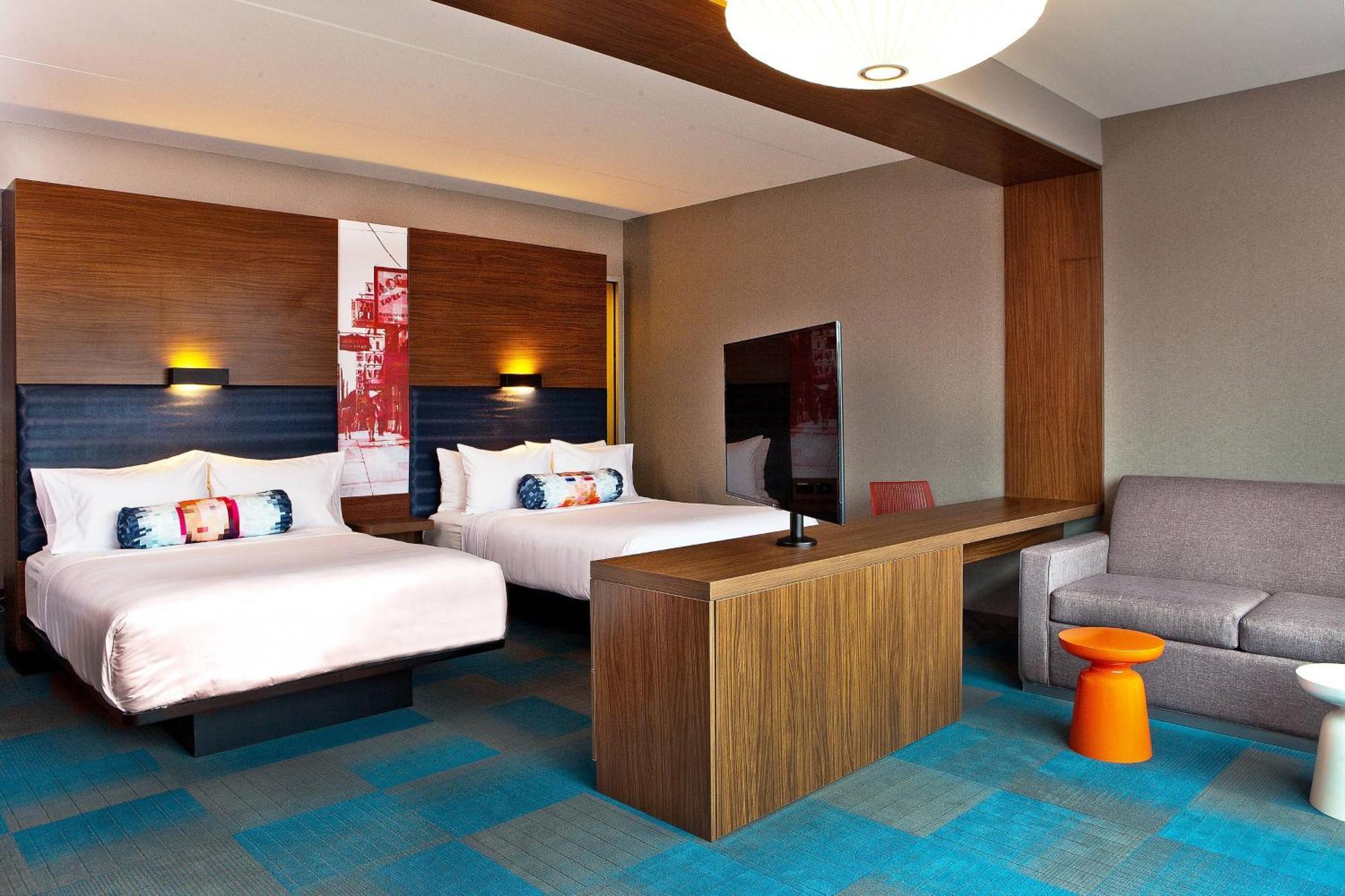 Отель Aloft Роли Экстерьер фото