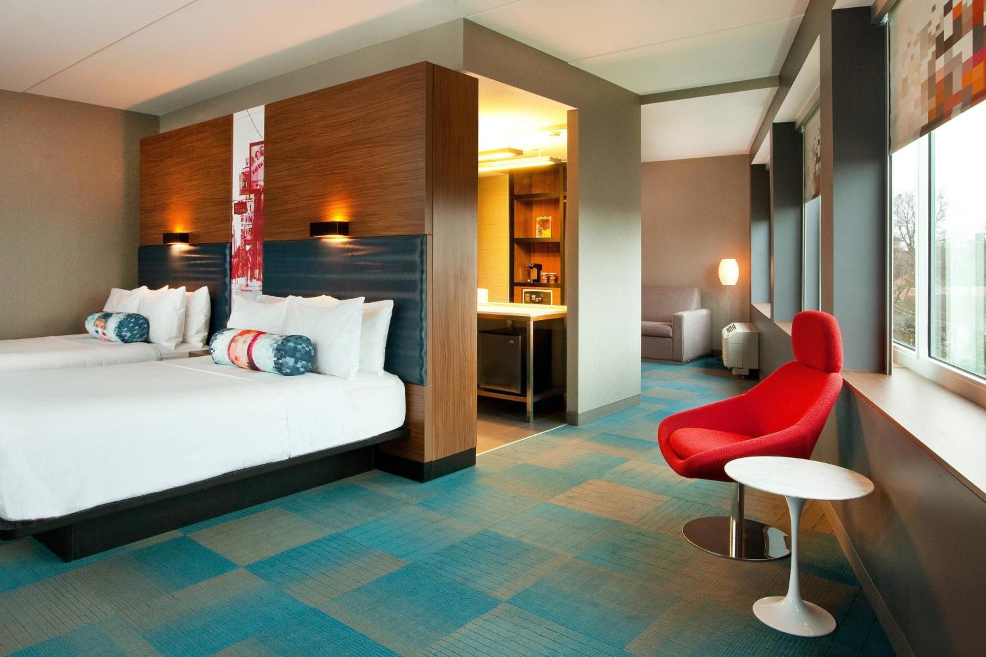 Отель Aloft Роли Экстерьер фото