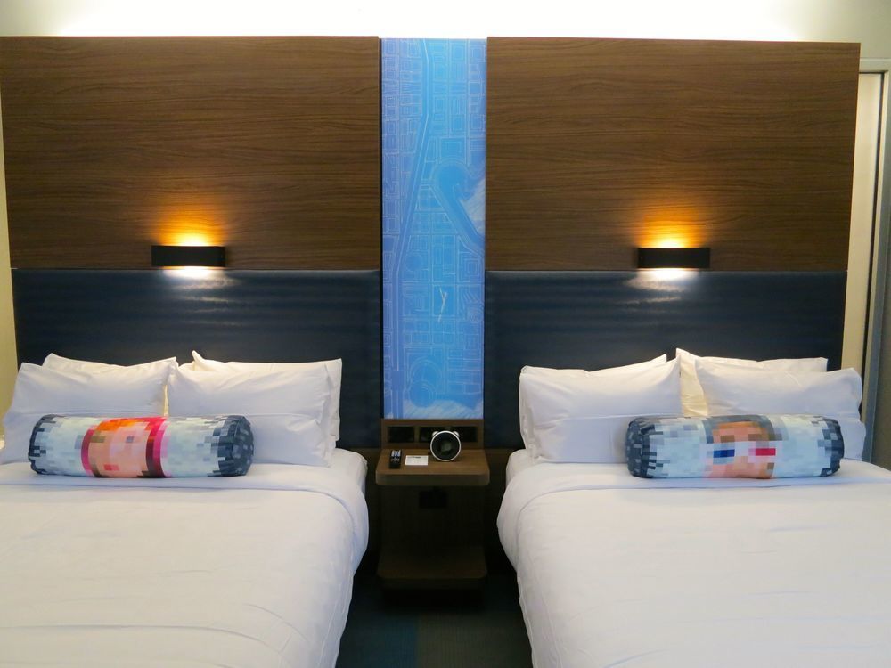 Отель Aloft Роли Экстерьер фото