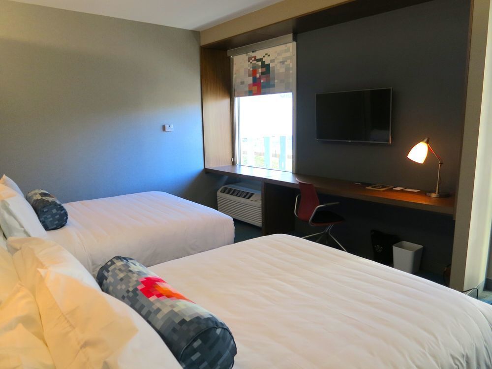 Отель Aloft Роли Экстерьер фото